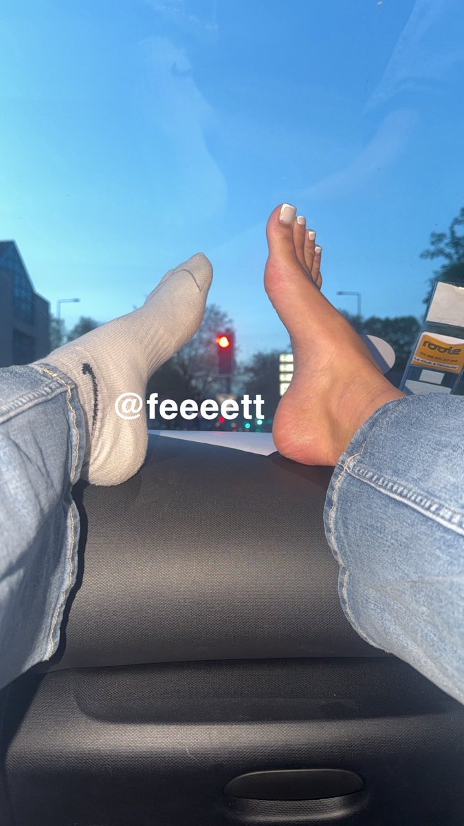 queen feet👸🏽💋 tweet media