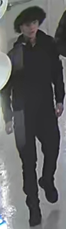 SPVQ_police's tweet image. #SUSPECT | Le SPVQ sollicite l'aide de la population afin d’identifier un suspect qui aurait commis un incendie criminel sur un véhicule dans la nuit du 14 janvier 2026, sur l’avenue Balzac, dans le secteur Duberger-Les Saules. | Dossier QUE-260114-019