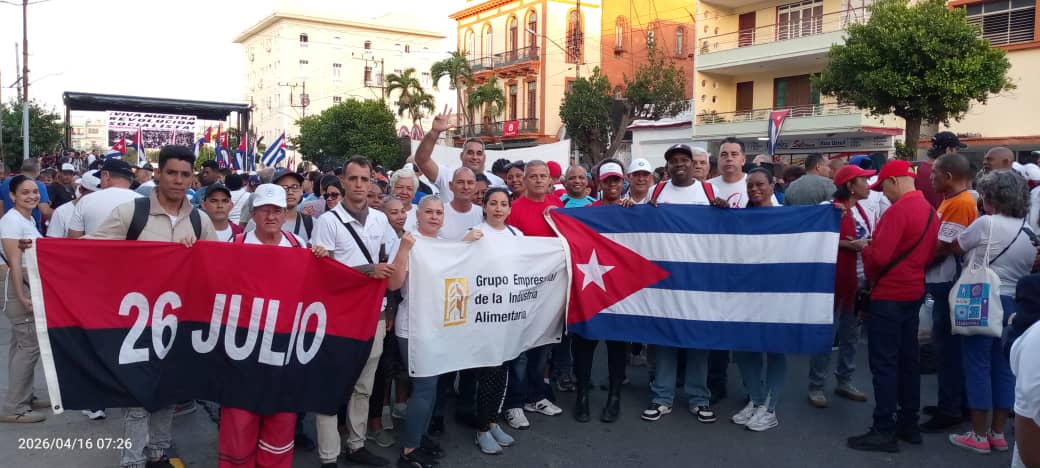Acompañaron la cita el Presidente  <a href="/DiazCanelB/">Miguel Díaz-Canel Bermúdez</a>, @EstebanLazoH, <a href="/MMarreroCruz/">Manuel Marrero Cruz</a>, @RobertoMOjeda y otros  miembros de la dirección del Partido.
Aquella proclamación fue el bautizo de fuego de una Revolución que,  días después, derrotaría al imperialismo en las arenas de Playa Girón.