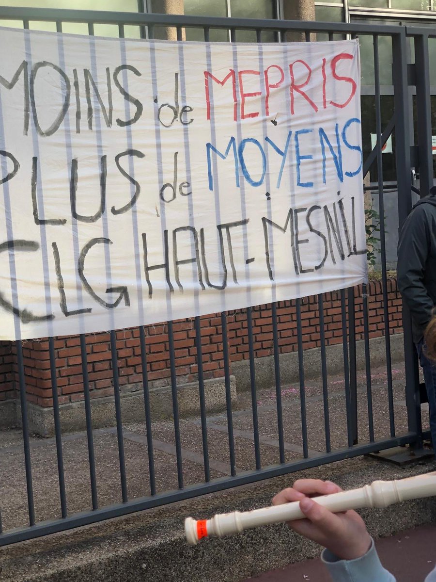 juliettemeadel's tweet image. A #Montrouge, le collège du Haut-Mesnil est en crise. Moins d’heures de cours, familles inquiètes, équipes fatiguées..
Les élèves et parents se mobilisent. Je suis avec eux. Ma demande à la Ville : un comité d’urgence Éducation, un plan de soutien municipal, une saisine immédiate