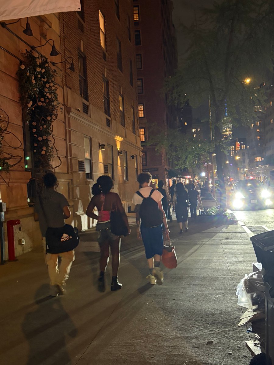JanetLiff's tweet photo. The sidewalk vs. the roadbed on #universityplace at 9 pm, Tuesday eve. @NYCDOT_SIM definitely a candidate for a #sharedstreet https://t.co/5jQPbti2zo