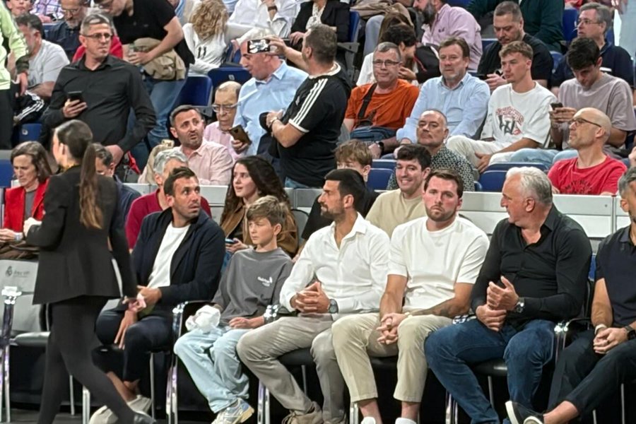 . <a href="/DjokerNole/">Novak Djokovic</a> with <a href="/lukadoncic/">Luka Doncic</a> , Stefan &amp; <a href="/xarlygomez/">Carlos Gomez-Herrera</a> in Madrid 🇪🇸

<a href="/EuroLeague/">EuroLeague</a> 🏀
<a href="/RMBaloncesto/">Real Madrid Basket</a> 🆚️ <a href="/kkcrvenazvezda/">KK Crvena zvezda Meridianbet</a>

#Madrid #Spain #NoleFam