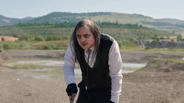 Amigos, <a href="/arbolsonriente/">Caballero del Árbol Sonriente Blog</a> <a href="/LeeRunas/">Lee Runas</a> <a href="/LordGrimdark/">Joe Abercrombie</a>, no he visto nada más Glokta que la entrada de Elijah Wood en The toxic avenger. Lo que arriesga siempre ese chaval.