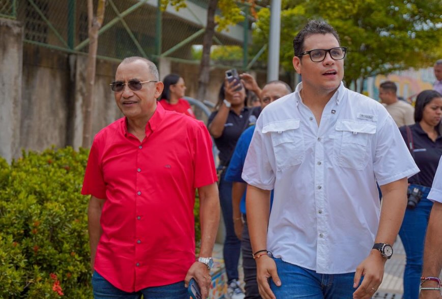 El Rector de la <a href="/UnicesarOficial/">UnipopularCesarOficial</a> <a href="/RoberRomeroR/">Rober Romero Ramirez</a>  у el alcalde <a href="/Leohernandezcat/">leonardo hernandez</a> realizaron recorrido técnico por las IE del municipio de La Jagua de Ibirico, para identificar condiciones para abrir los primeros 3 programas académicos en el Corredor de la Vida, el próximo semestre