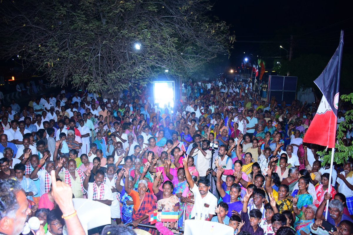 OfficeofminMRV's tweet photo. நம் கரூர் சட்டமன்ற தொகுதி,
கரூர்  ஒன்றியத்திற்கு உட்பட்ட பகுதிகளில் என் மக்களை நேரில் சந்தித்தேன். வேர்வையை உரமாக்கி உழைக்கும் விவசாயப் பெருங்குடி மக்களும், வாஞ்சையோடு வரவேற்ற தாய்மார்களும் அளித்த வரவேற்பு,என் பொறுப்பை மேலும் அதிகப்படுத்தியுள்ளது.
ஒவ்வொரு வீதியிலும் நான் கேட்டது மக்களின் அடிப்படைத் தேவைகளை மட்டுமல்ல,
அவர்கள் என் மீது வைத்துள்ள நம்பிக்கையையும் தான்.
உங்களின் இந்த அன்பு வீண்போகாது..!
#கரூர்_நான்கும்_நமதே
#தமிழ்நாடும்_நமதே