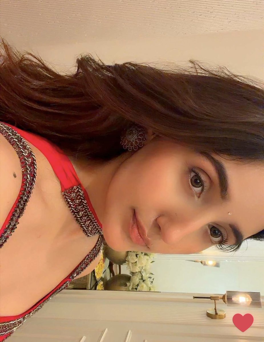 Ambivert 🌷 tweet media