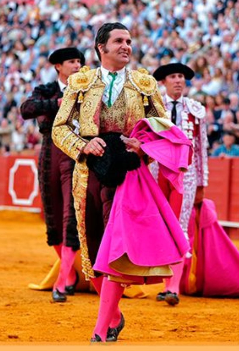 joscorrochano's tweet photo. Gracias a Dios por crear el arte y la magia y dejarlos vivir en Sevilla. https://t.co/56HE0s3xKh