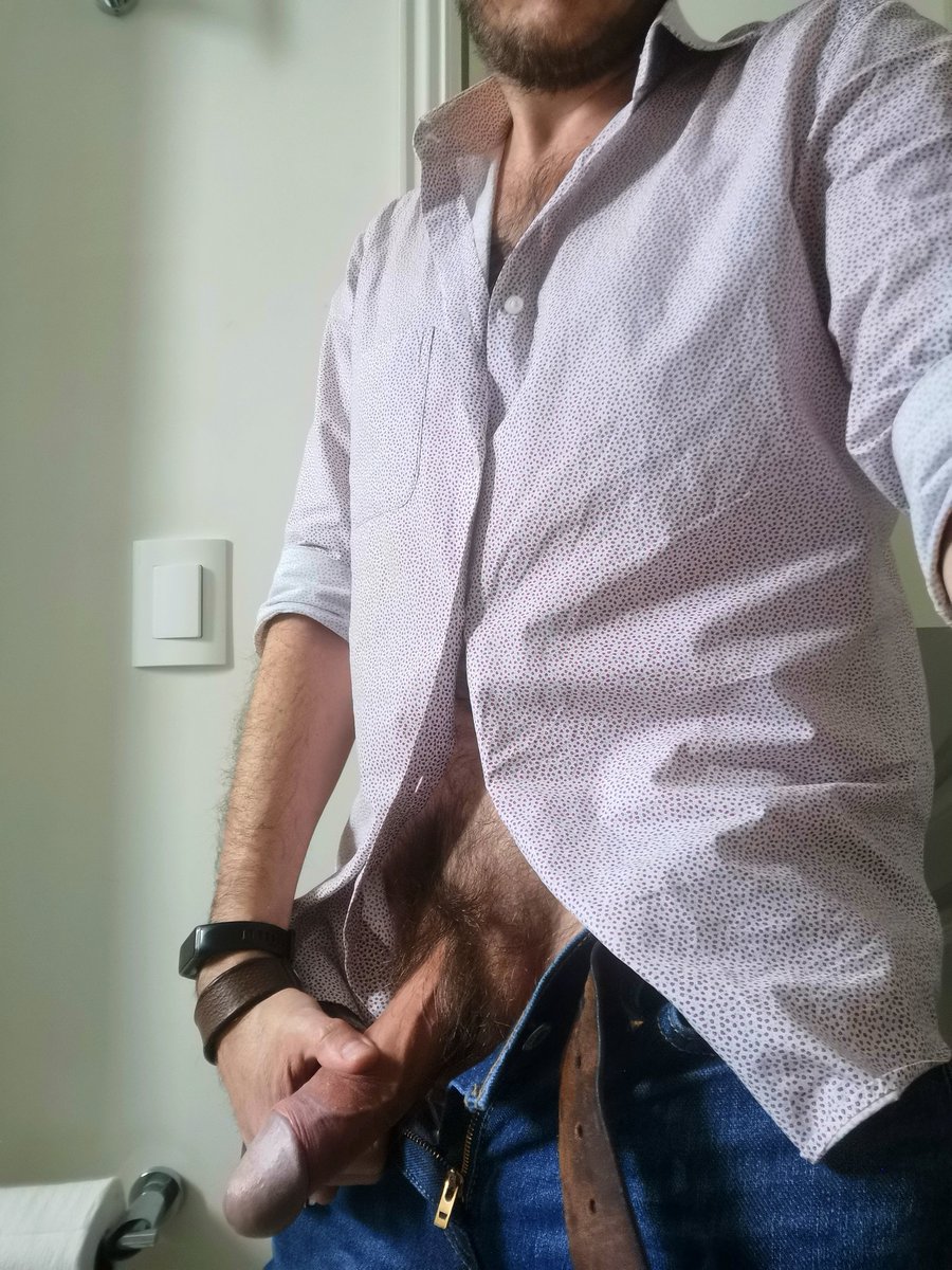 DFweyHOT's tweet photo. Con la verga tiesa de la emoción, que no hallo donde meterla...  #gayboner https://t.co/DJLGQUgaAt