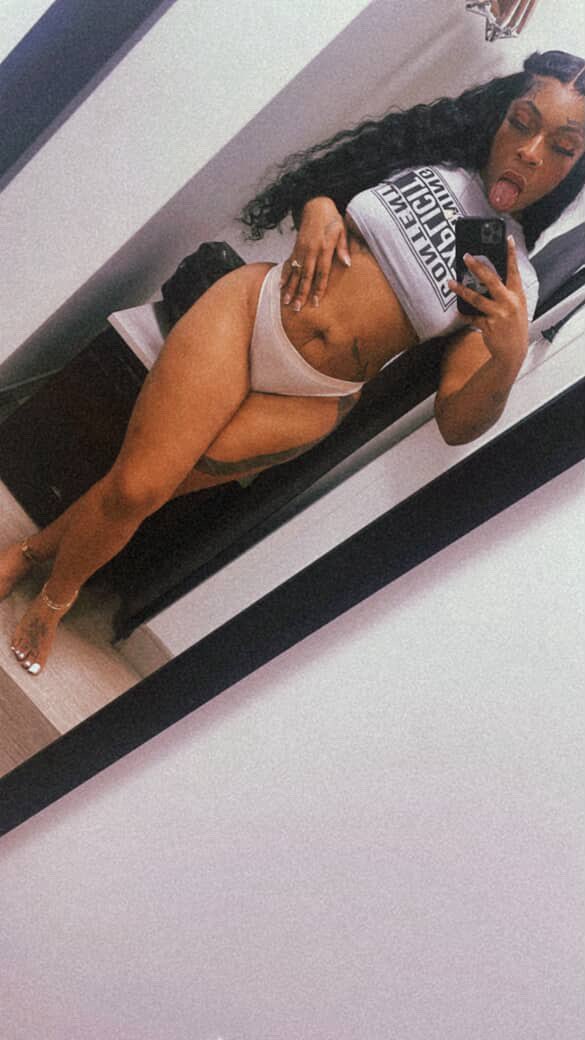 KittyKinks tweet media