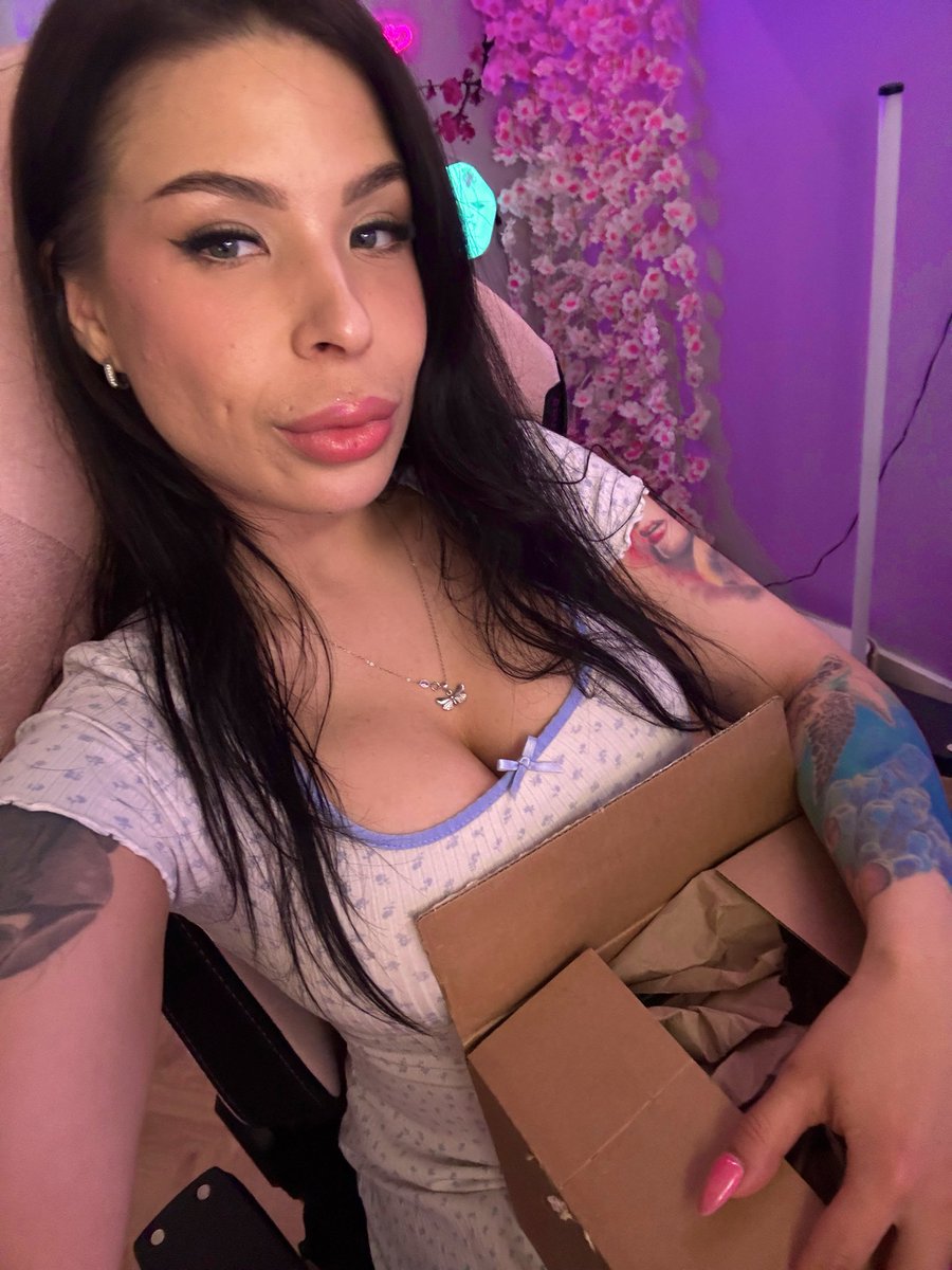 natessia_'s tweet photo. Unboxing stream PART II🫣🩷 https://t.co/Jlyju56GIk