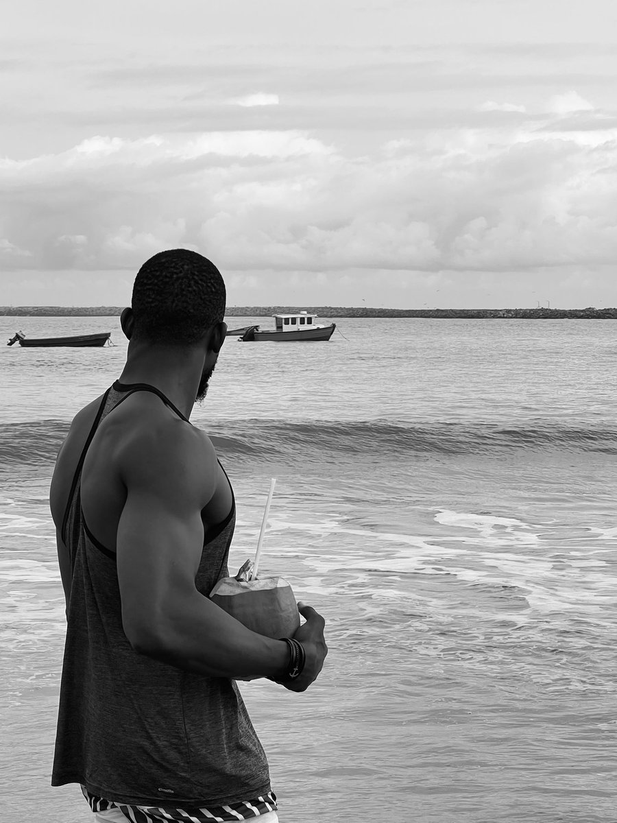 BIG CHRIS tweet media