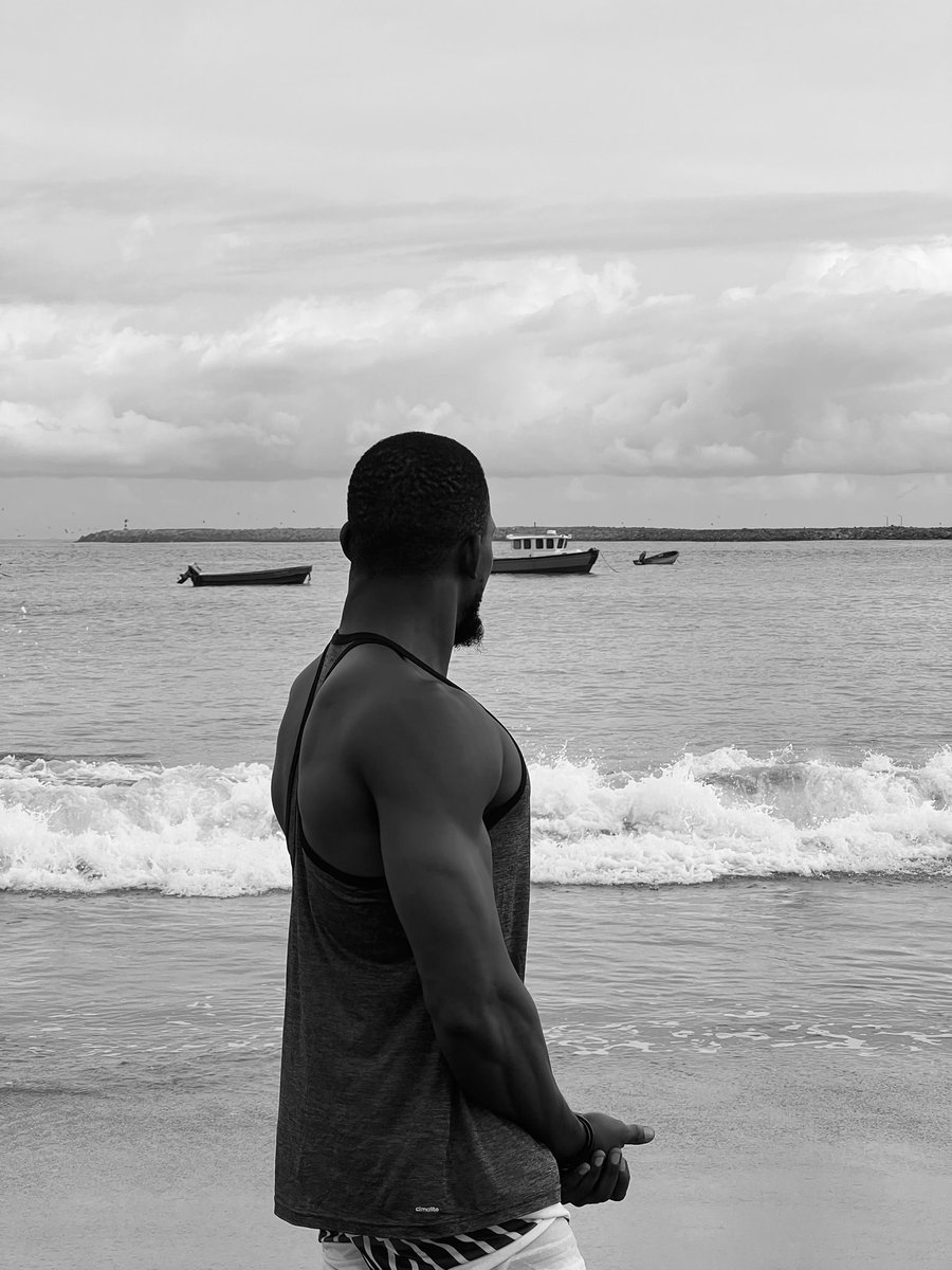 BIG CHRIS tweet media