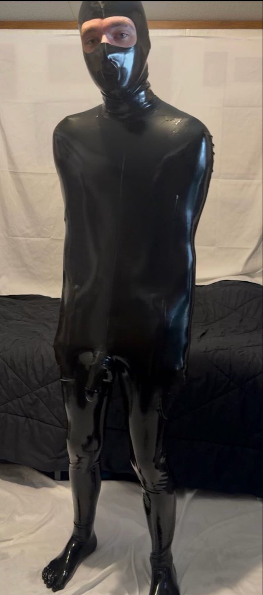 LatexGuy22's tweet photo. Need someone to tie my legs together so I can’t get away. https://t.co/HYjGK8D3JP