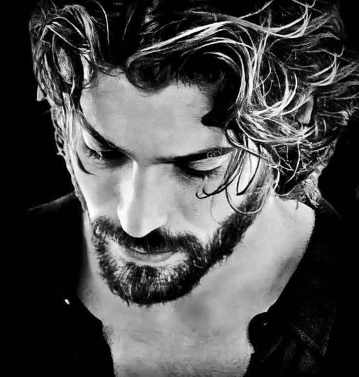 الغريب الغريب tweet media