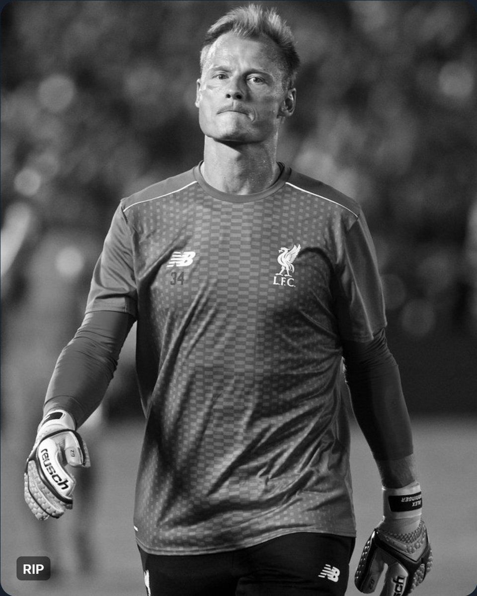 RedsFrance's tweet photo. YOU'LL NEVER WALK ALONE ! ❤️🕊

[📸@LFC] #YNWA https://t.co/YR00BjYQEa