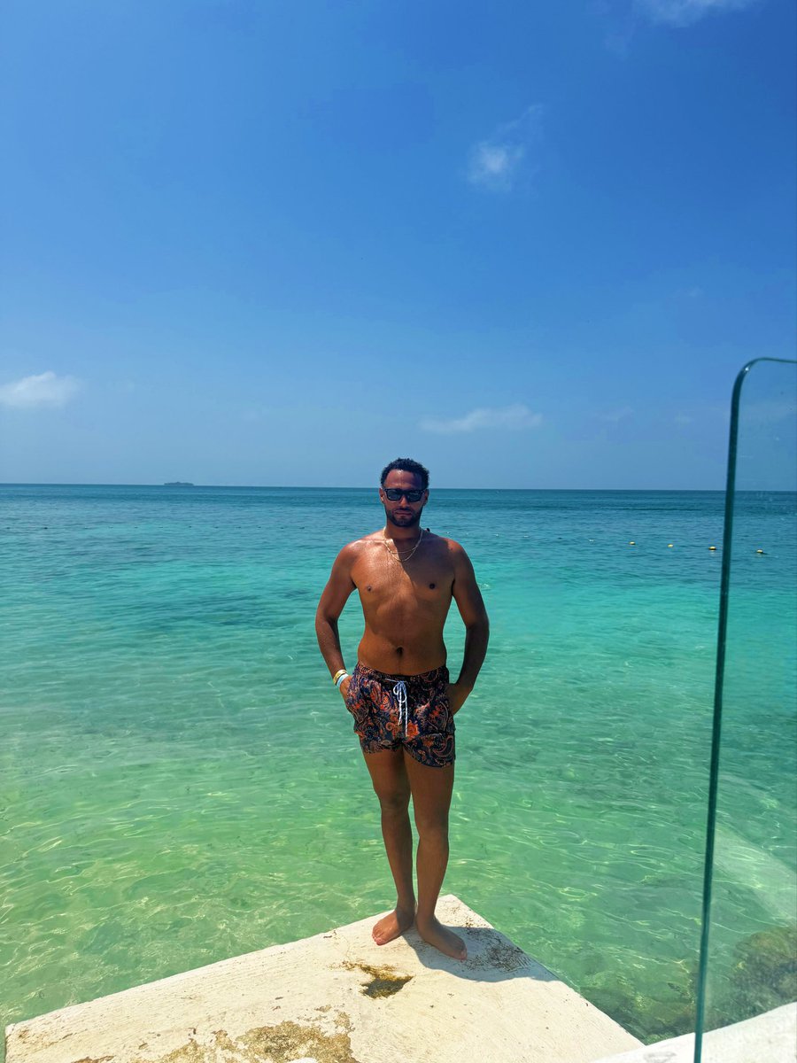 A_JayyH's tweet photo. 🏝️🇨🇴 https://t.co/frhDSvp0bR