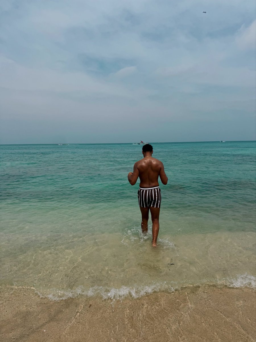 A_JayyH's tweet photo. 🏝️🇨🇴 https://t.co/frhDSvp0bR