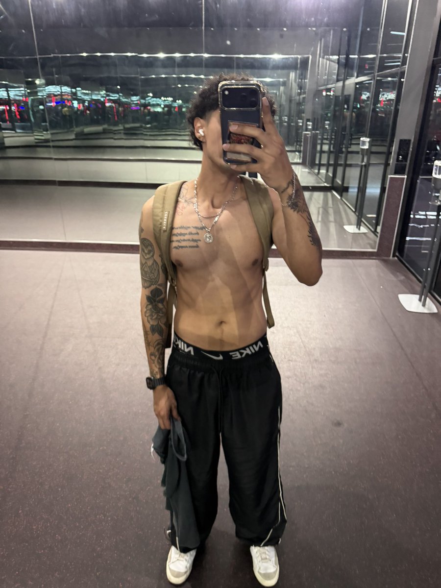 Alxsitos's tweet photo. Summer body loading https://t.co/yrGDT57j8k
