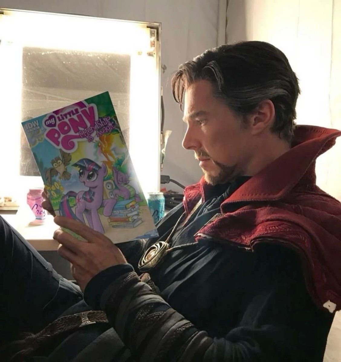 insane poses tweet media