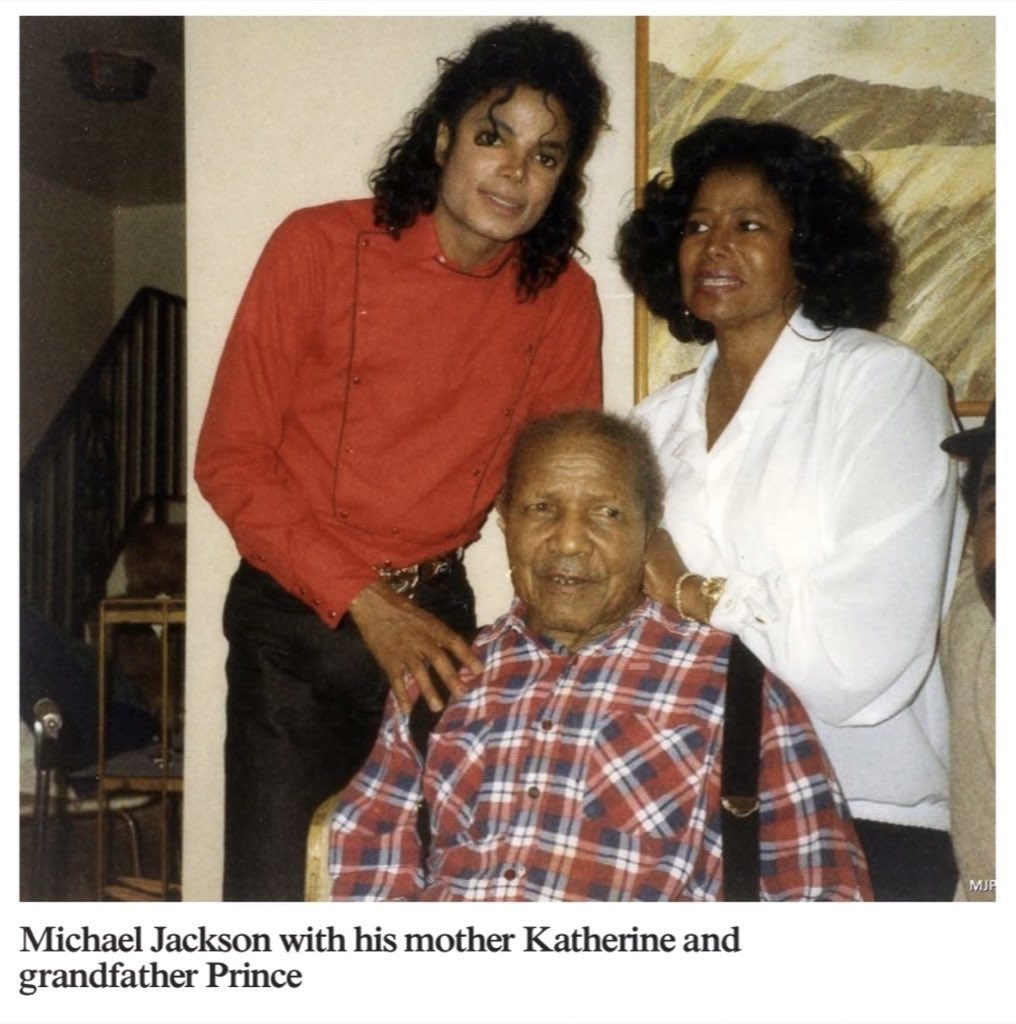 Lara Vieira | Michael Movie tweet media