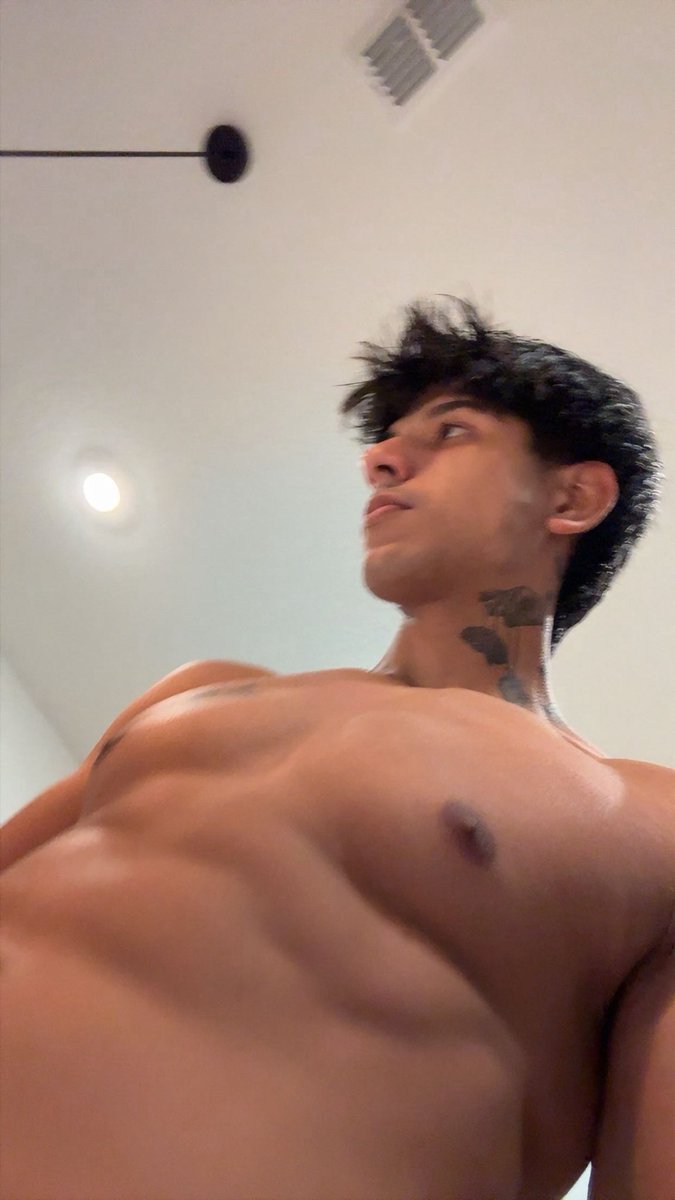 Noah Foxxx tweet media