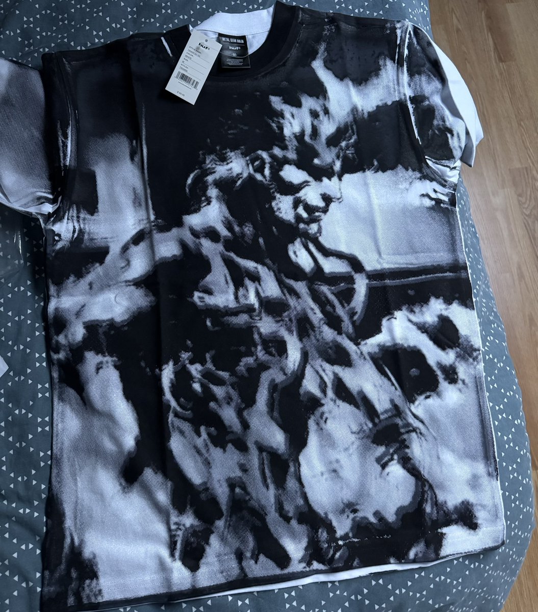 This Metal Gear Solid T-shirt is niiiice 👌🏽