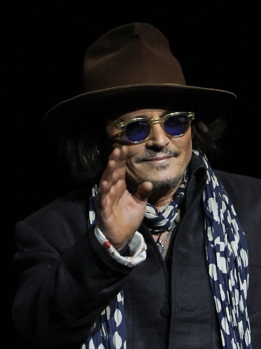 Arwen sparrow 🏴‍☠️ tweet media