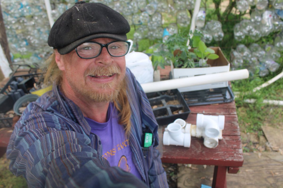 docsanderson's tweet image. #Scientists #Carpenter #RestorationProject #Wolves #Mates @NatGeo @HeartsofHeroes_ @Nature
@Ginger_Zee Lizzie Mags G after lunch i went to town got the couplings for repair the Big #GreenHouse got the borken fitting removed. just have to rebuild it now goregous day Mwah babes Lee