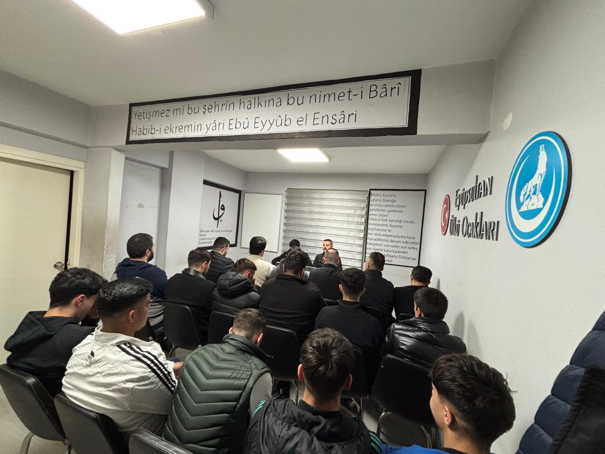 Eyüpsultan Ülkü Ocakları olarak her perşembe düzenlediğimiz Kuran-ı Kerim tilavetimizi gerçekleştirip, Peygamber efendimizin (s.a.v), Başbuğumuzun ve Şehitlerimizin ruhuna hediye eyledik. 

Allah birlik ve beraberliğimizi daim eylesin. 
Var Olsun Ülkü Ocakları 🇹🇷🇹🇷