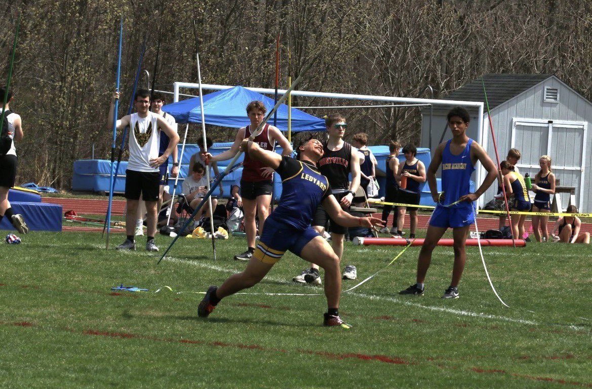 TitusStreckfuss's tweet photo. 1st in the CT for javelin in class M 4th in every class in the CT 163β9 FT
@CoachSerricchio @GAINSportsLLC @CoachKoryWhite @ScoutingNE @LANCEOSRN @sixstarfootball @LedyardFootball #Grinding #ct #cthsfb #classof2028 #AGTG #workinprogress #d1 #highschooler #Lightweight https://t.co/QKzIwmgYXG