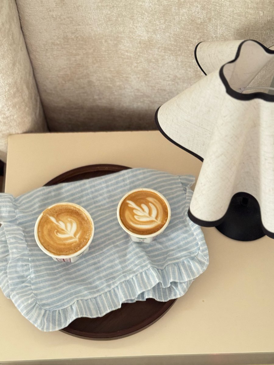 iiwa458's tweet photo. قهوة بطعم المطر 🌧️☕️ https://t.co/g3kCyW9ls1