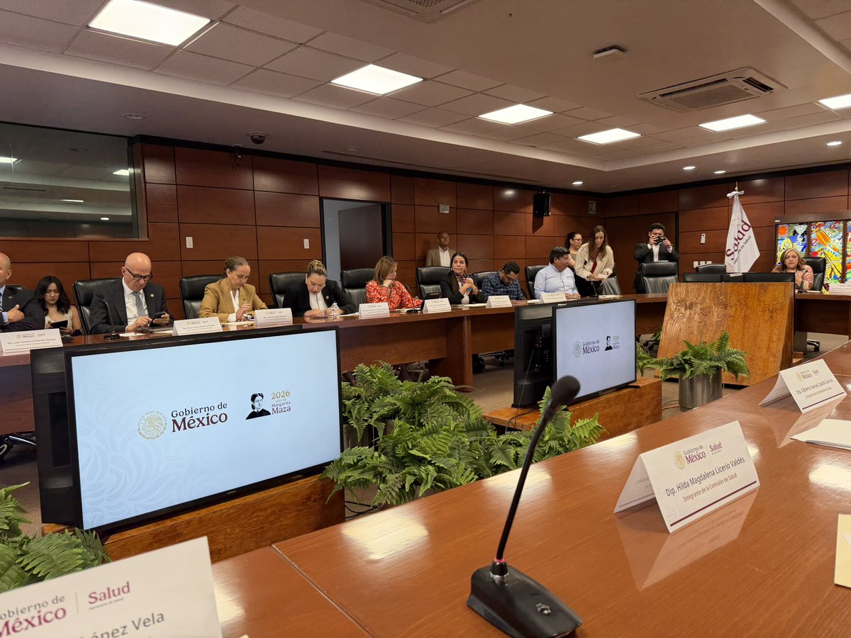 JAIMELOPEZVELA's tweet image. El secretario de salud @SSalud_mx David Kershenobich del @GobiernoMX anuncia en reunión de trabajo con la #ComisiónDeSalud de @Mx_Diputados la llegada de la vacuna #Mpox , solicitamos estrategia para su aplicación #LGBTIQ
