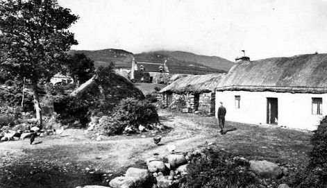 tourscotland's tweet image. Have a wee visit to a tour #Scotland travel video Blog of old
#Scottish #ancestry #history #genealogy #photography of #Jura, #Gaelic: Diùra, an island in #Scotland's  Inner Hebrides. The principal settlement and capital is the village of Craighouse tour-scotland-photographs.blogspot.com/2024/02/old-ph…