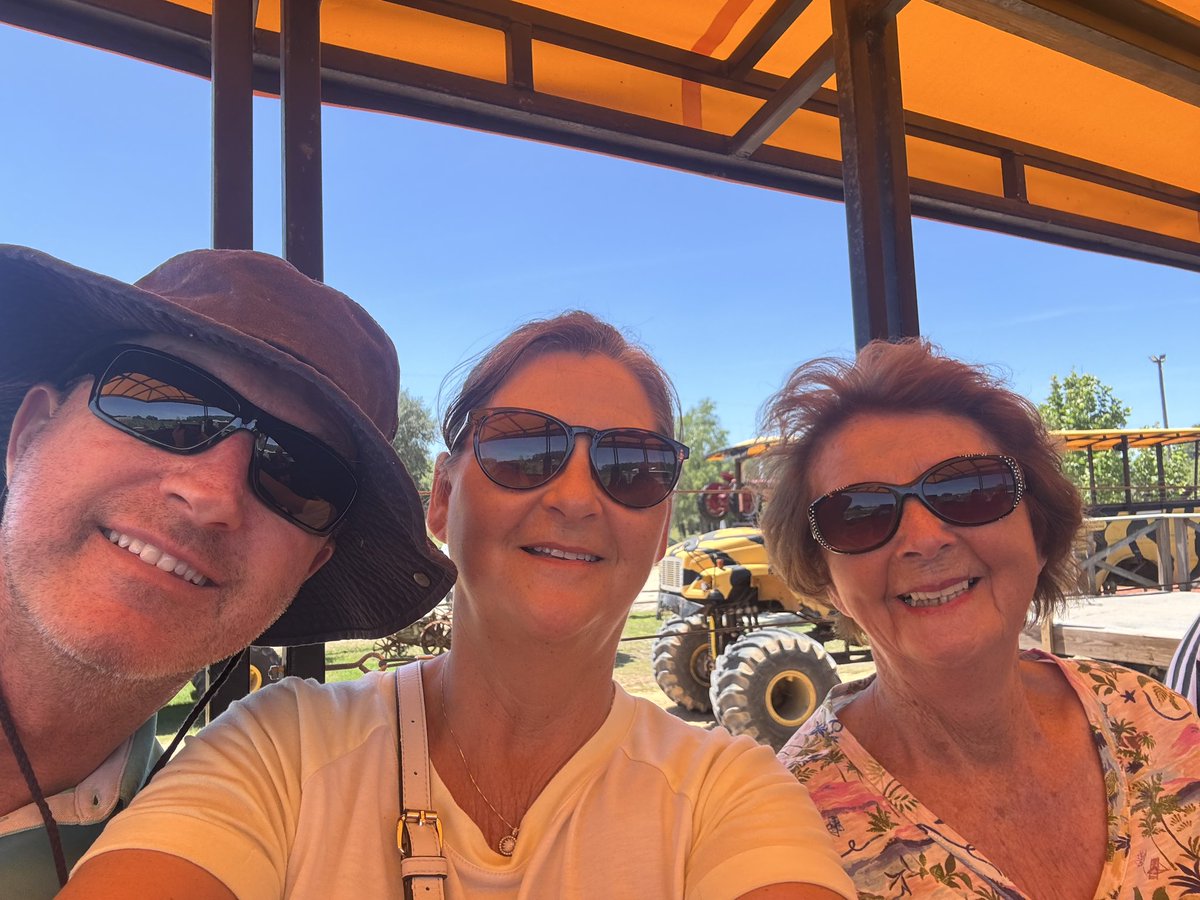 FloridaGoldRea1's tweet image. It’s an apetastic kind of day. #AMC may be down but it’s just having a break.
Added some this morning and saw some apes in the wild on a day trip with my Mom. #YOLO  #Florida @SCCitrus #FloridaDayTrippin #ApesTogetherStrong #AMC4Life