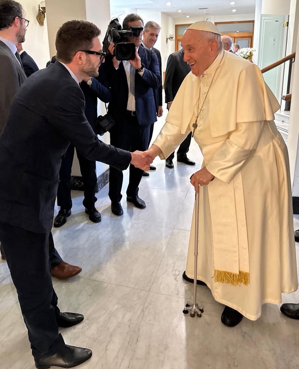 Roberto Castillo 🇨🇱 🇻🇦 tweet media