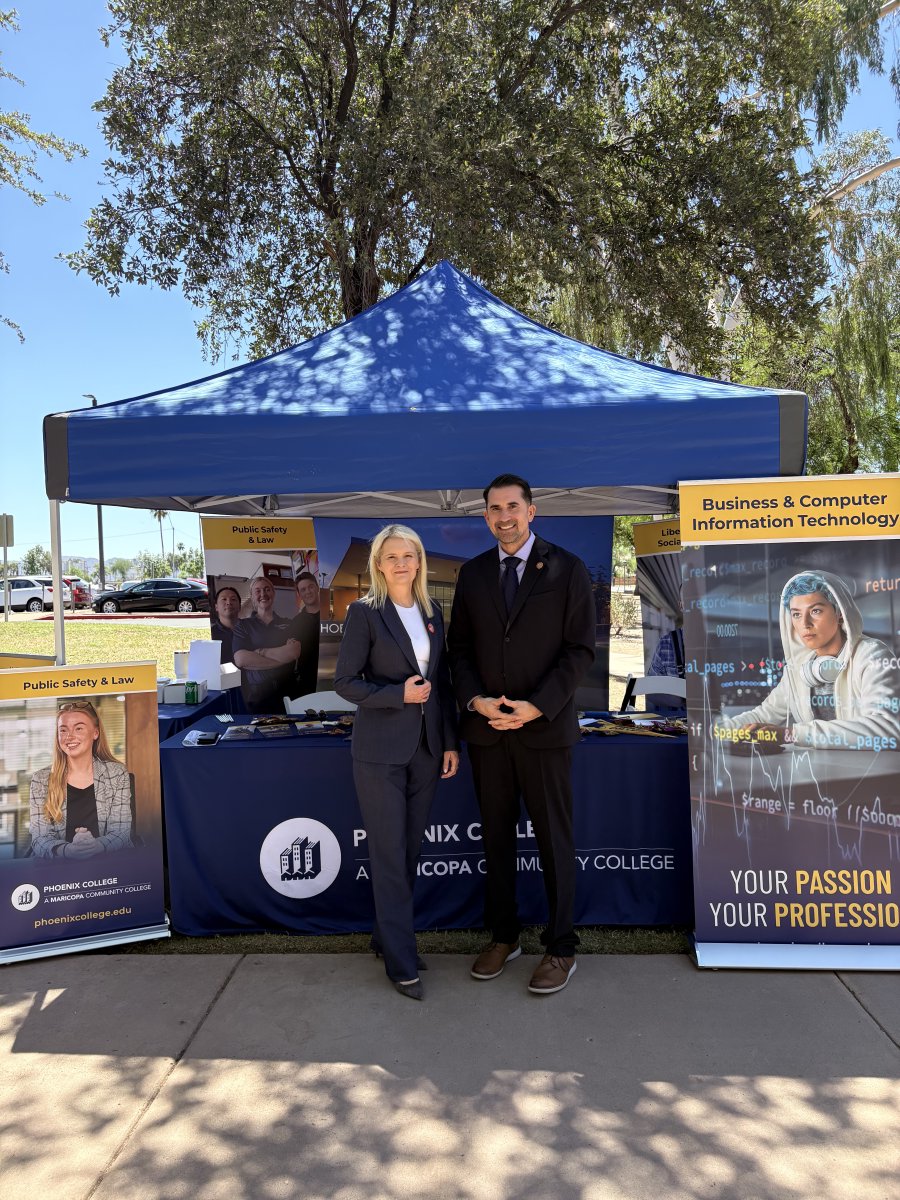 PhoenixCollege's tweet photo. Maricopa Community College Day at The Capitol! 👏 https://t.co/Jk8YMNGMnb