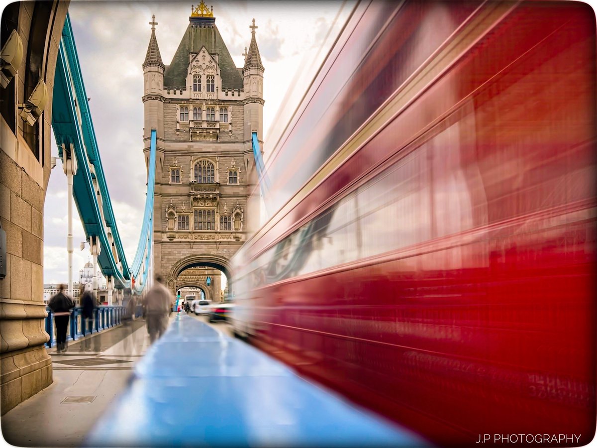 JPPhotography21's tweet image. A different take on some London landmarks 
#towerbridge #stpaulscathedral #bigben #londonlandmarks #londonbus

@SallyWeather @ChrisPage90 @HollyJGreen @WeatherAisling @SimonOKing @BBCLondonNews @Kate_Kinsella @lizzieweather @KawserQuamer