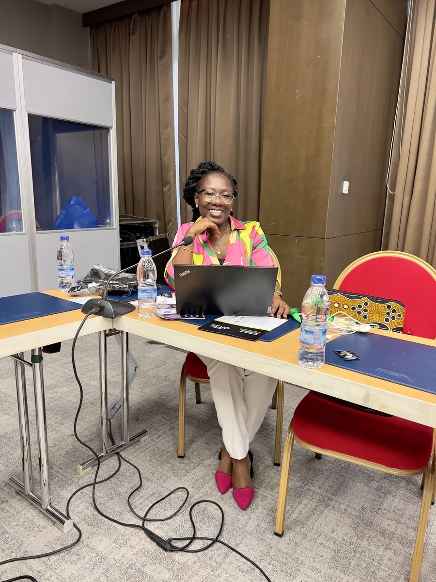eva_ncho's tweet photo. J’ai eu l’occasion de participer à un atelier de 02 jrs sur la résilience de l'Internet en Afrique de l'Ouest, organisé dans le cadre du #DRIF26 à Abidjan par @internetsociety  
#InternetResilience #InternetSociety #DigitalRights #WestAfrica @isoc_pulse https://t.co/aZAHqYoJ8v