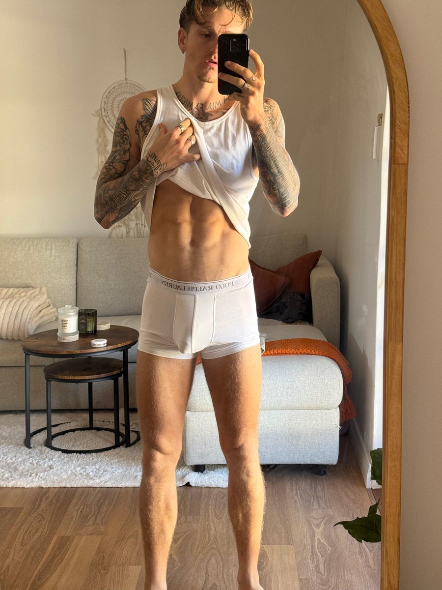 Jordan Langley (Dating Naked UK) tweet media