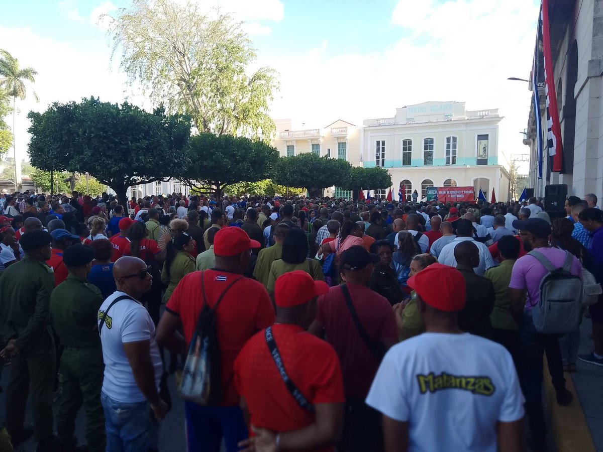 #DeportesMattanzas presente en el acto por el 65 Aniversario de Girón legado de resistencia y victoria.
#MatancerosEnVictoria
#GironHoy 
#GirónLaVictoria