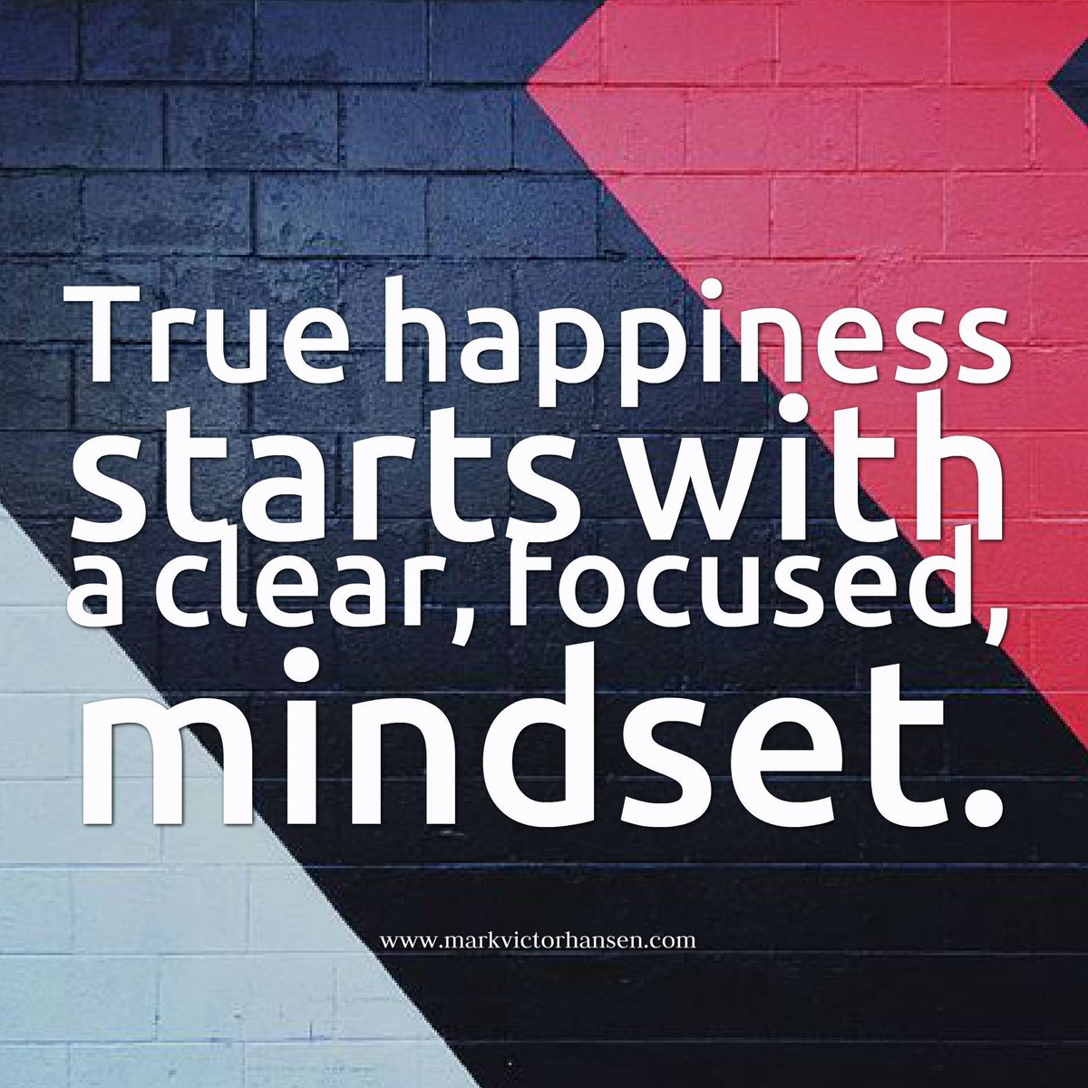 MarkVHansen's tweet image. Happiness is not something you find.
It is something you create… starting with how you think.

Clear the noise.
Focus your mind.
Everything else follows.

#mindset #happiness #growth #personaldevelopment #focus