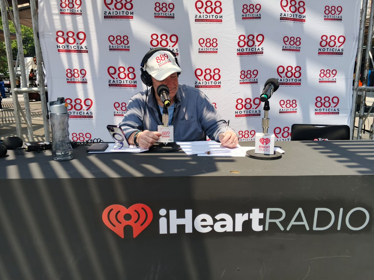 889Noticias's tweet image. Estamos transmitiendo el programa de @inakimanero desde la Glorieta de Insurgentes de la CDMX.

Te invitamos a que nos acompañes y recuerda que también nos puedes escuchar a través de #iHeartRadio, en bit.ly/889NoticiasFM

#DFT