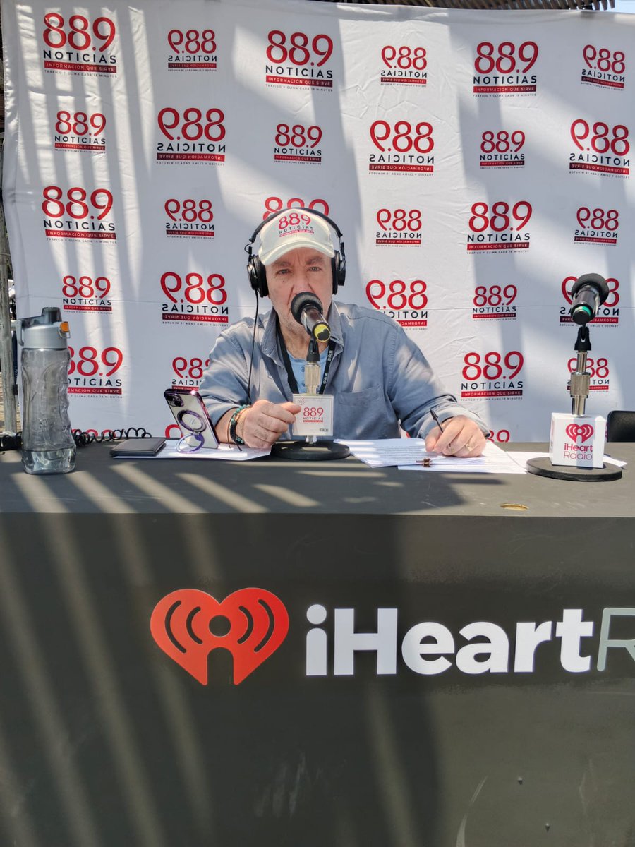 889Noticias's tweet image. Estamos transmitiendo el programa de @inakimanero desde la Glorieta de Insurgentes de la CDMX.

Te invitamos a que nos acompañes y recuerda que también nos puedes escuchar a través de #iHeartRadio, en bit.ly/889NoticiasFM

#DFT