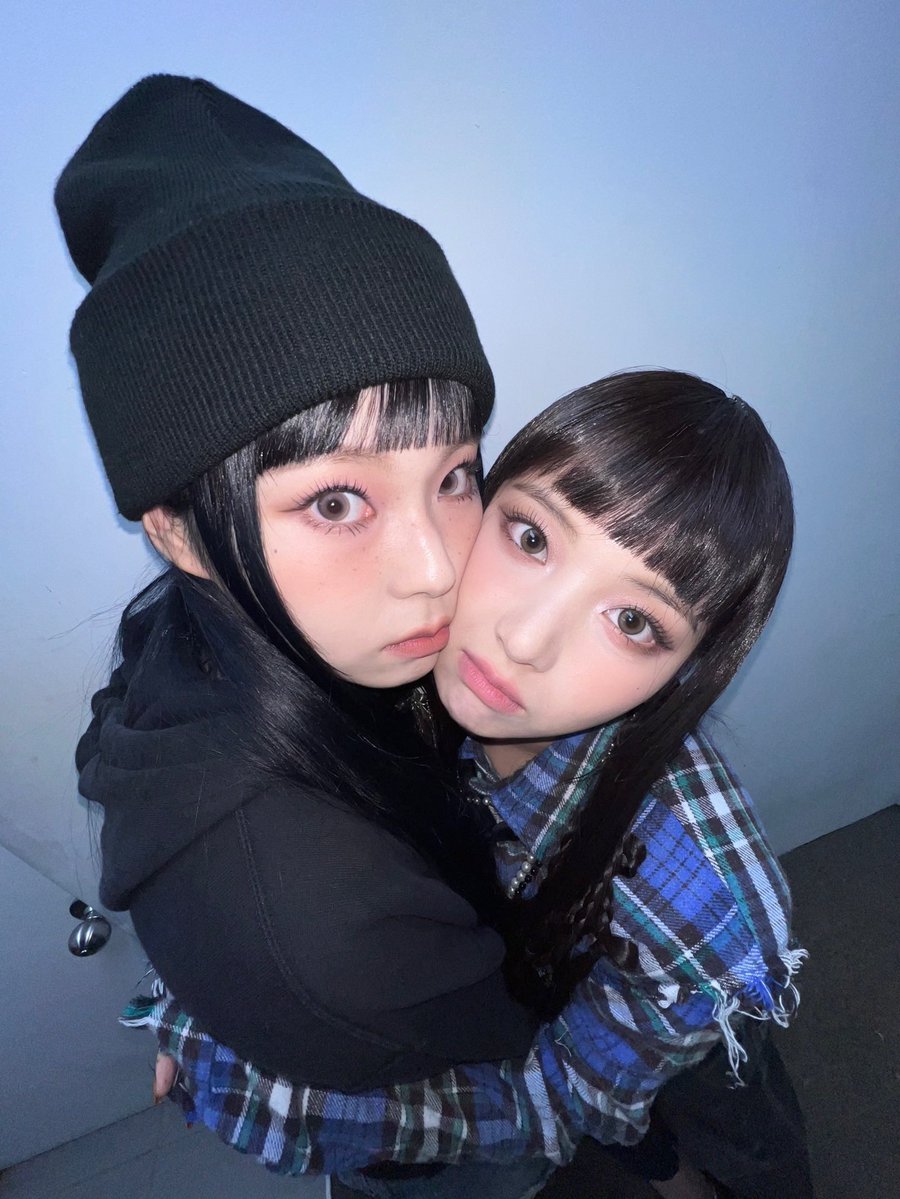 hourly nmixx tweet media