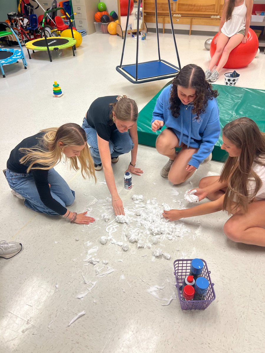 ShenandoahOT's tweet image. OTD students had the opportunity to spend some time with James Wood High School students on Thursday. The high school students got to learn all about the FUN things OT has in store.
#shenandoahuniversity #OT #OTD #MSOT