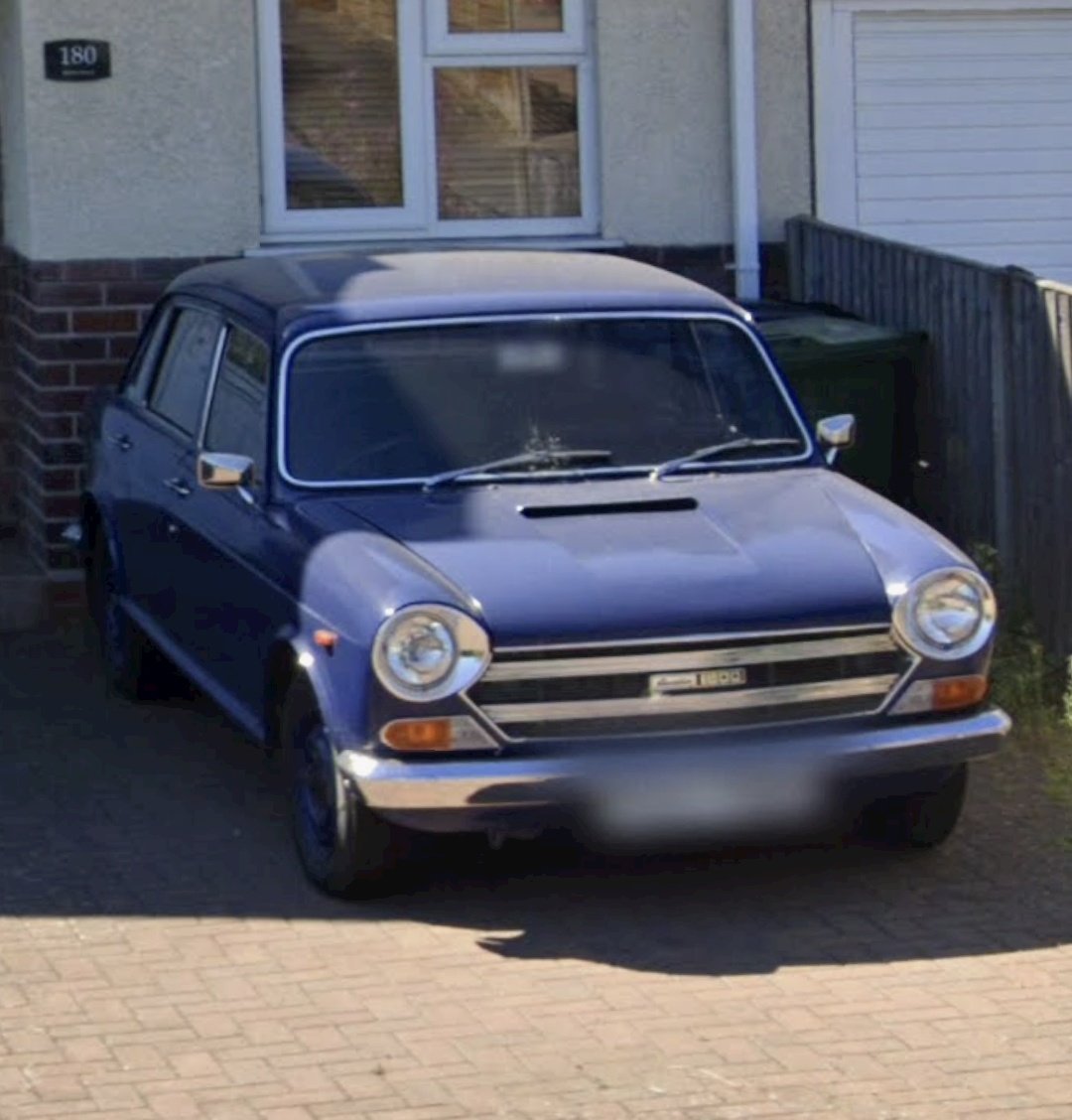 CarsOfGMaps's tweet image. Worcester part 7. 
Aston Martin V12 Vanquish, a very moldy TVR Tasmin, Audi R8 and Austin 1800