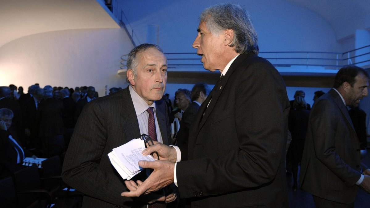 Come possiamo pensare di riformare il calcio italiano se il 22 giugno ci vedremo costretti a scegliere tra #Malagò e #Abete? Ministro <a href="/andreaabodi/">Andrea Abodi</a> cerchiamo di non perdere questa occasione per voltare pagina.