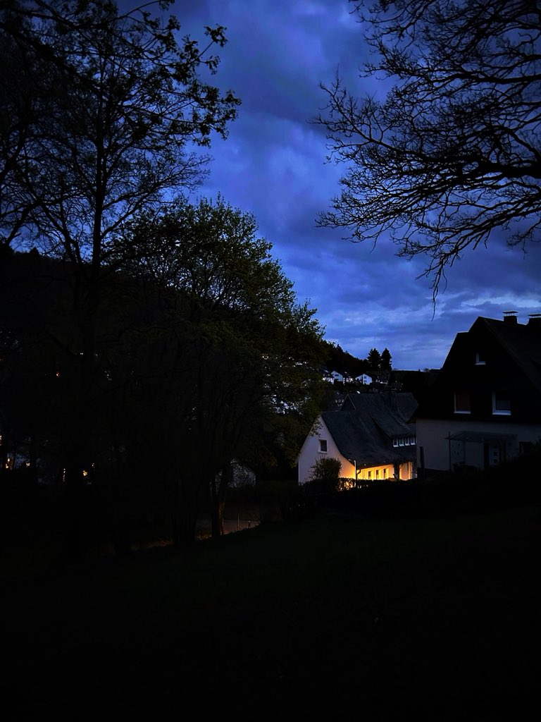 regardlesslly's tweet photo. Some nights feel like therapy 🇩🇪 https://t.co/gk80m2XXgm