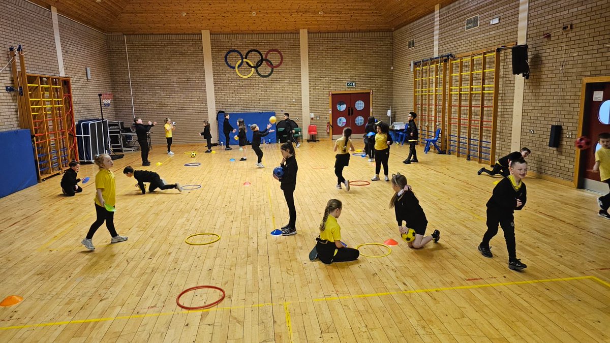 ctrps1's tweet image. Miss Bunting’s P4 class got off to a flying start this morning with an energetic PE lesson! ⚽💪 

Lots of teamwork, fun games, and building those all-important fundamental movement skills—what a brilliant start to the day! 🌟 

#Teamwork #ActiveLearning