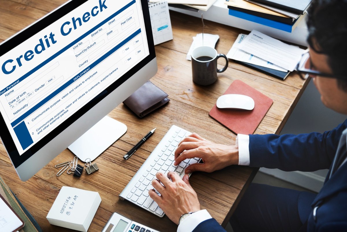 FinnFutture's tweet photo. En operaciones de largo plazo, los límites legales de crédito a un solo cliente suelen sortearse mediante la participación de varios bancos, que distribuyen la operación y comparten el riesgo. https://t.co/zNPuuRECKs